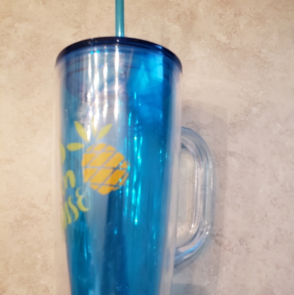 3 fun cups and bowl. 2 plastic cups, one thin stainless steel and small bowl. - Picture 5 of 12